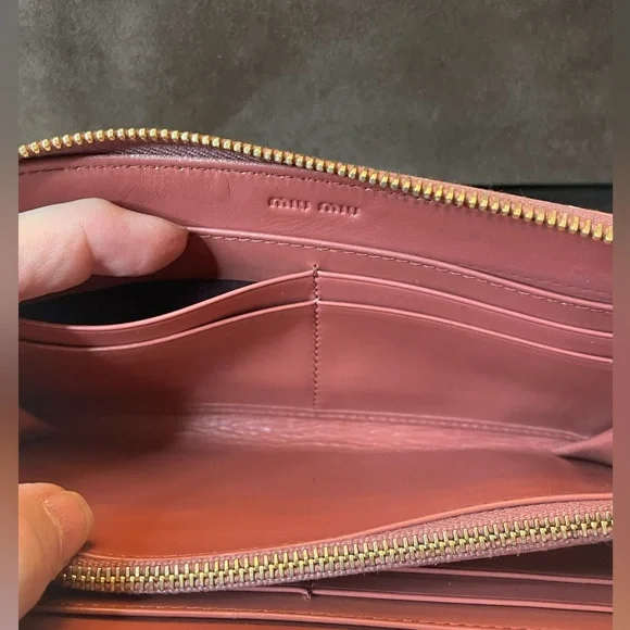 Miu Miu Croc-Embossed Leather Wallet - Pink